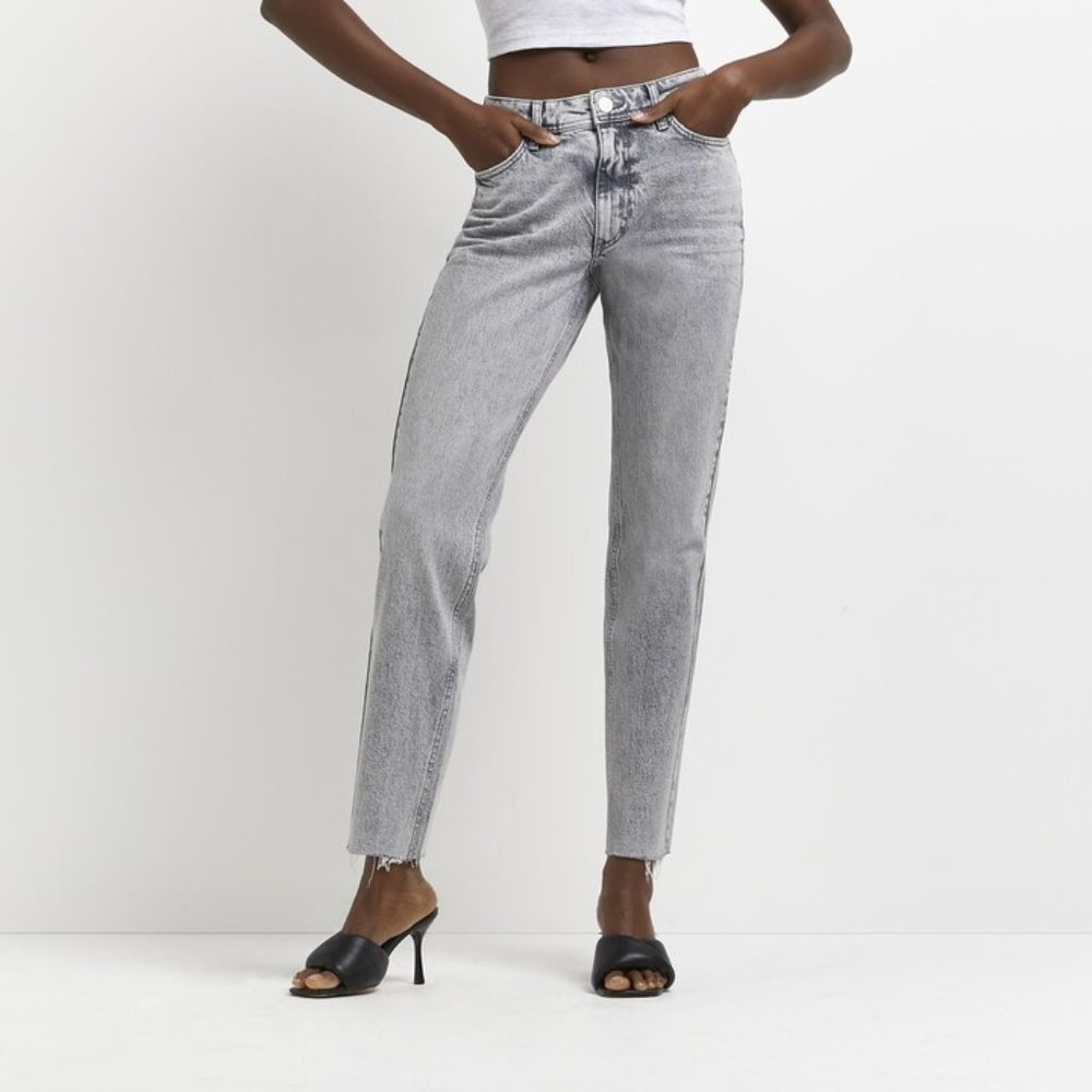River Island - Grey Mid Rise Tapered Jeans